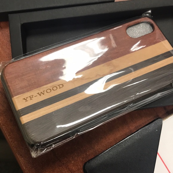 Wooden iPhone X case - Picture 4 of 4